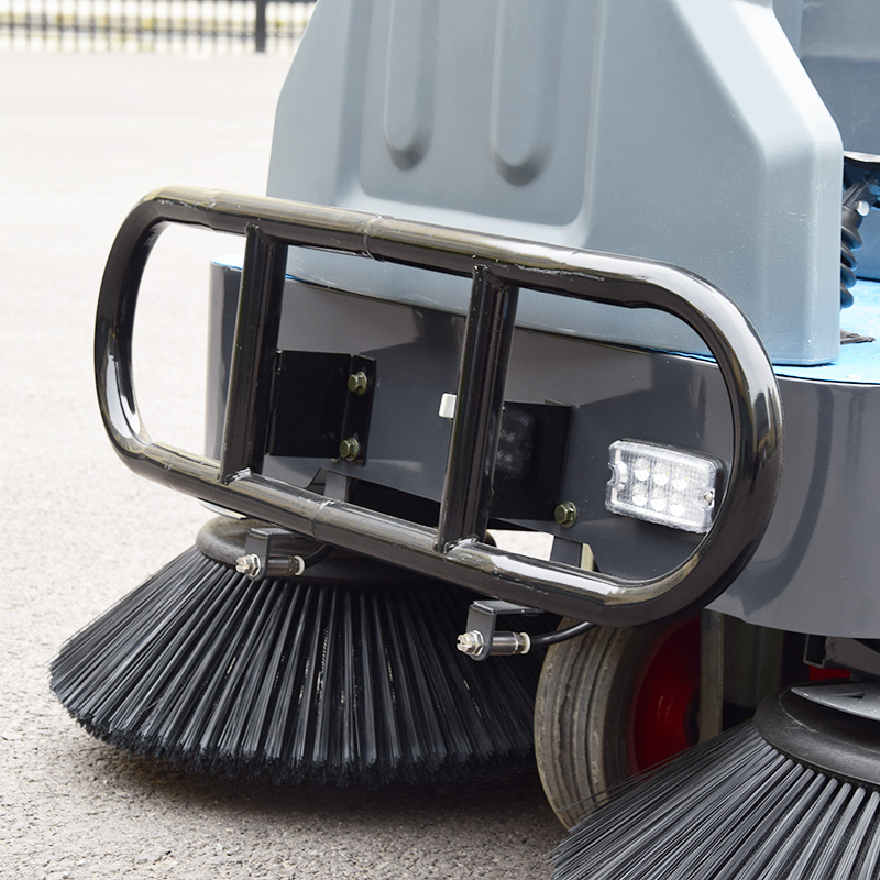 Balayeuse électrique autoporté - Outdoor Power Broom avis et prix